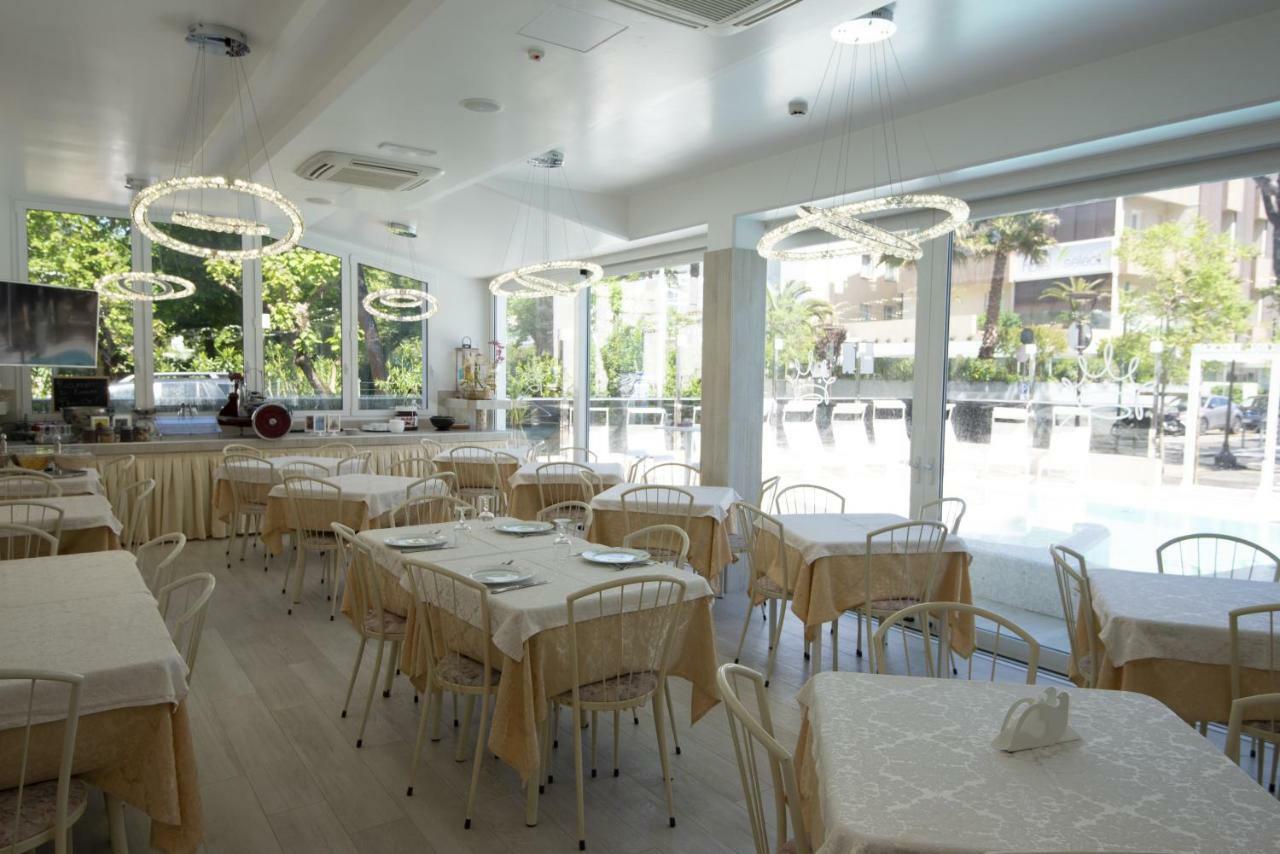 Royal Boutique Hotel Riccione Exterior photo